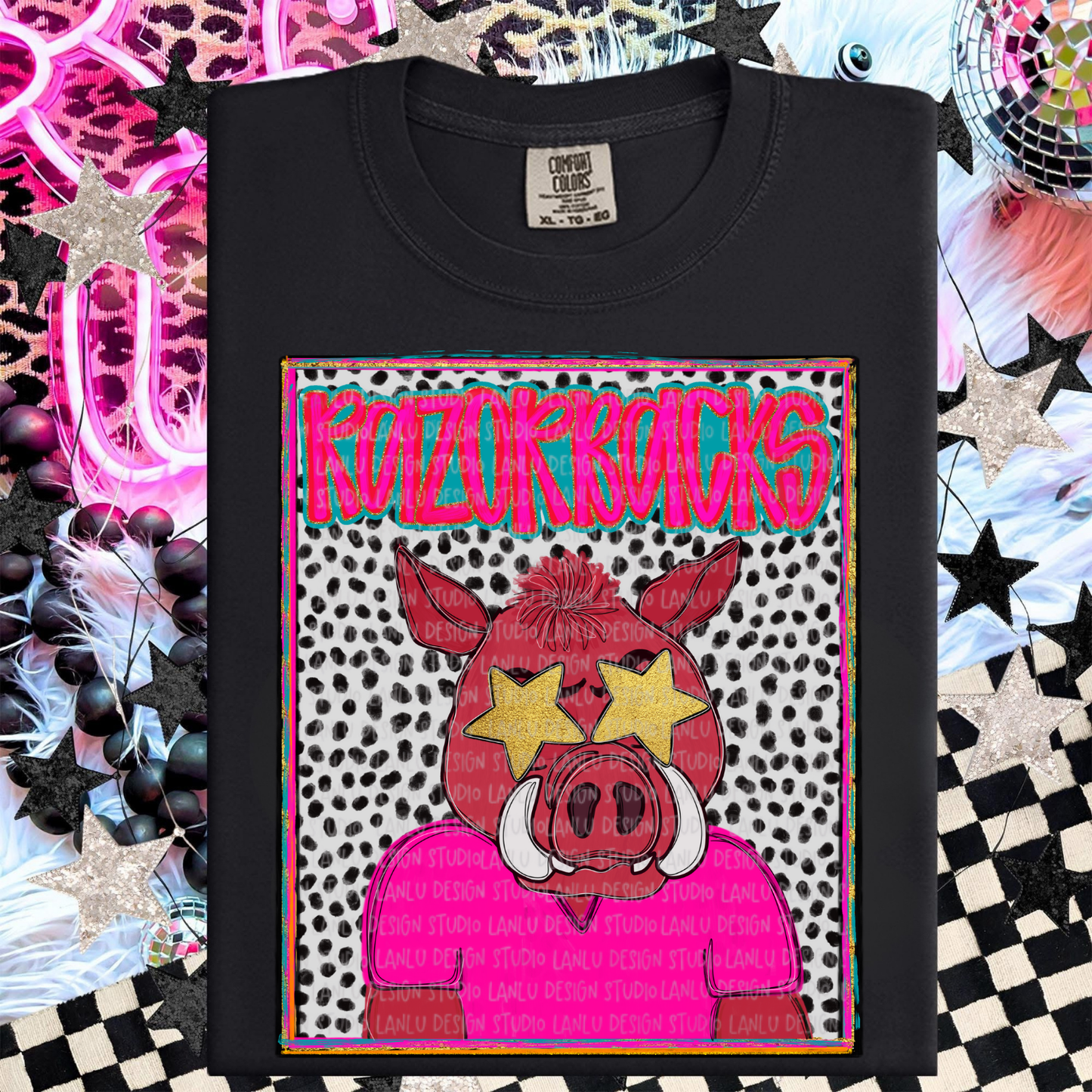 RED RAZORBACKS PREPPY MASCOT PORTRAIT TEE | TEAM SPIRIT| GAME DAY