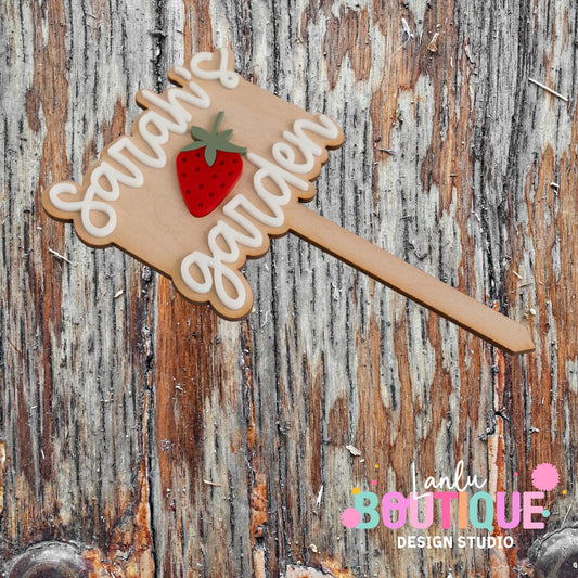 Wooden Garden Sign with Strawberry Design - Custom Engraved Name for Outdoor Decor